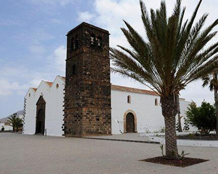 Central location to explore Fuerteventura - La Oliva