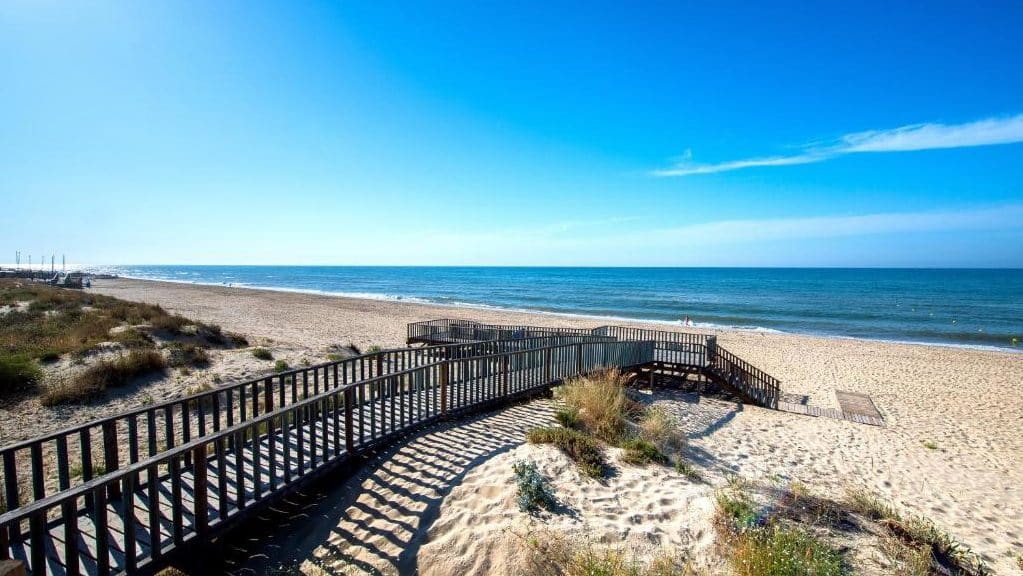 Best beach towns to stay on the Costa de la Luz, Huelva - Islantilla