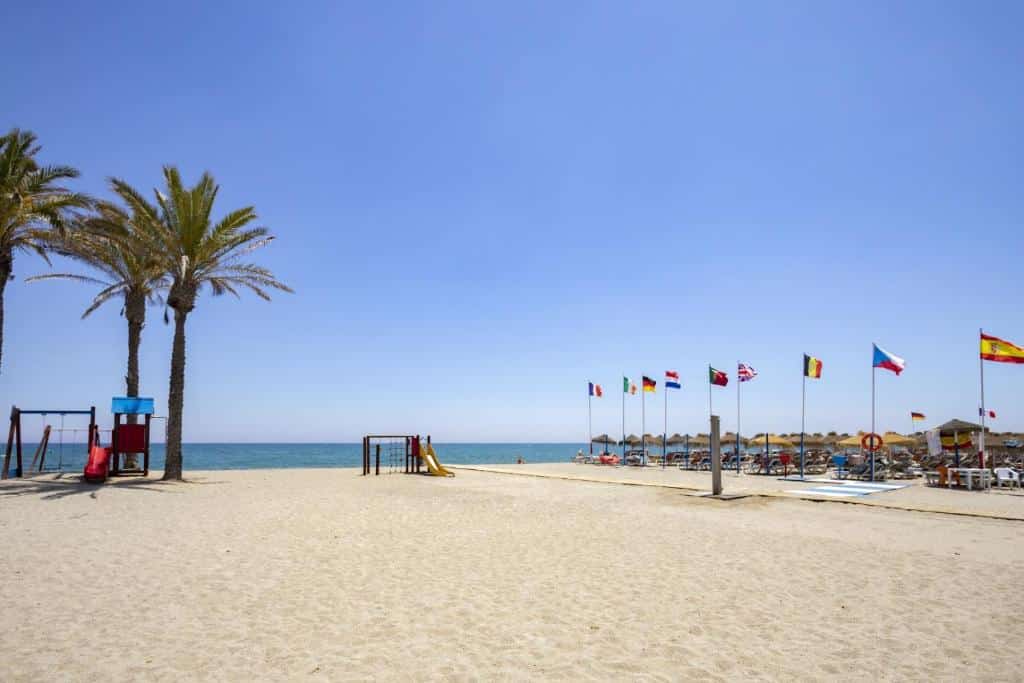 Mejores zonas donde alojarse en Roquetas de Mar - Playa de la Bajadilla
