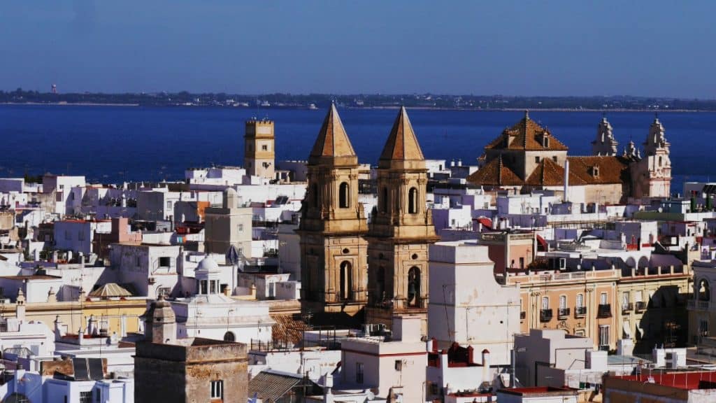 Where to look for accommodation in Cádiz - Bayside districts