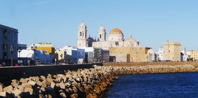 Dónde dormir en Cádiz - La Viña & La Caleta